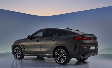 2020 BMW X6 M50i Rear Three-Quarter Wallpapers 450x275 (125)