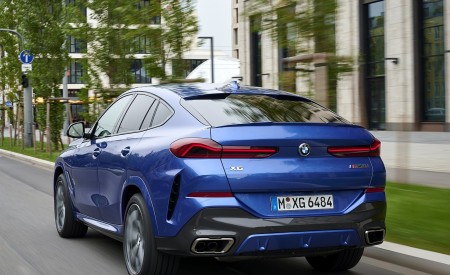 2020 BMW X6 M50i Rear Three-Quarter Wallpapers 450x275 (25)