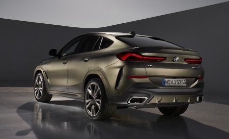 2020 BMW X6 M50i Rear Three-Quarter Wallpapers 450x275 (129)