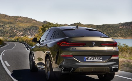 2020 BMW X6 M50i Rear Three-Quarter Wallpapers 450x275 (108)