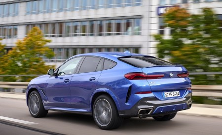 2020 BMW X6 M50i Rear Three-Quarter Wallpapers 450x275 (26)
