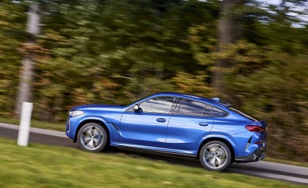 2020 BMW X6 M50i Side Wallpapers 450x275 (19)