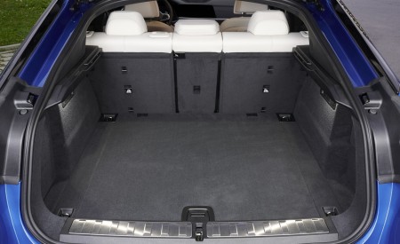 2020 BMW X6 M50i Trunk Wallpapers 450x275 (95)