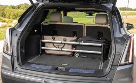 2020 Cadillac XT5 Sport Trunk Wallpapers 450x275 (22)