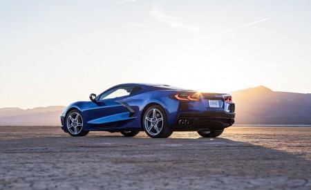 2020 Chevrolet Corvette Stingray (Color: Elkhart Lake Blue Metallic) Rear Three-Quarter Wallpapers 450x275 (57)