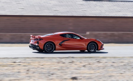 2020 Chevrolet Corvette Stingray (Color: Sebring Orange Tintcoat) Side Wallpapers 450x275 (13)