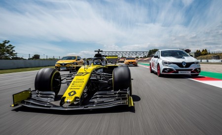2020 Renault Mégane R.S. Trophy-R and R.S. 19 Formula One Car Wallpapers 450x275 (2)