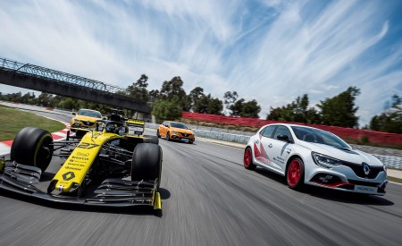2020 Renault Mégane R.S. Trophy-R and R.S. 19 Formula One Car Wallpapers 450x275 (29)