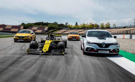 2020 Renault Mégane R.S. Trophy-R and R.S. 19 Formula One Car Wallpapers 450x275 (18)