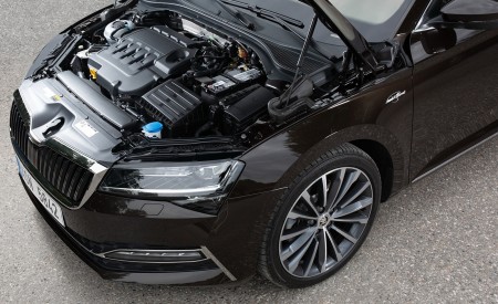 2020 Skoda Superb Laurin & Klement Engine Wallpapers 450x275 (31)
