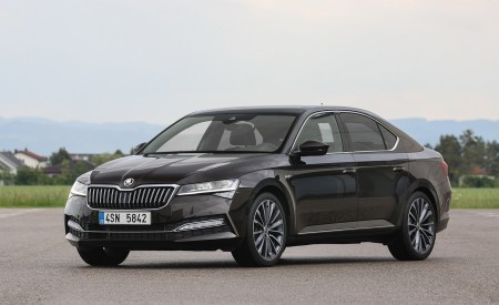 2020 Skoda Superb Laurin & Klement Front Three-Quarter Wallpapers 450x275 (14)