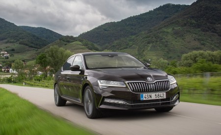 2020 Skoda Superb Laurin & Klement Front Three-Quarter Wallpapers 450x275 (2)