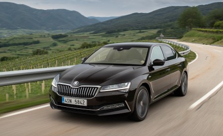 2020 Skoda Superb Laurin & Klement Front Three-Quarter Wallpapers 450x275 (3)
