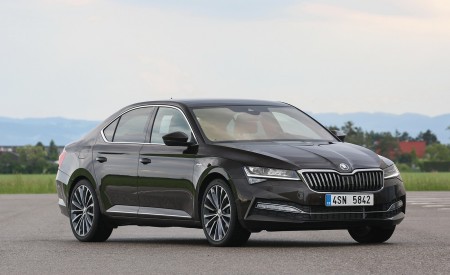 2020 Skoda Superb Laurin & Klement Front Three-Quarter Wallpapers 450x275 (18)