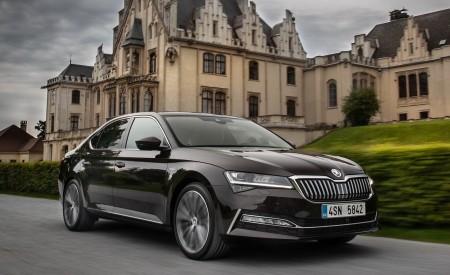 2020 Skoda Superb Laurin & Klement Front Three-Quarter Wallpapers 450x275 (4)