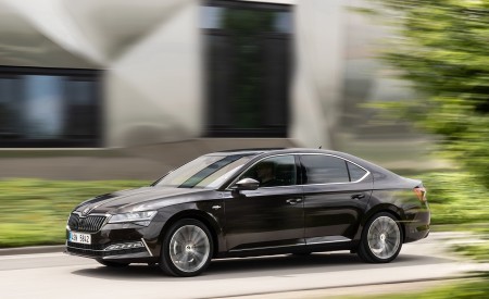2020 Skoda Superb Laurin & Klement Front Three-Quarter Wallpapers 450x275 (5)