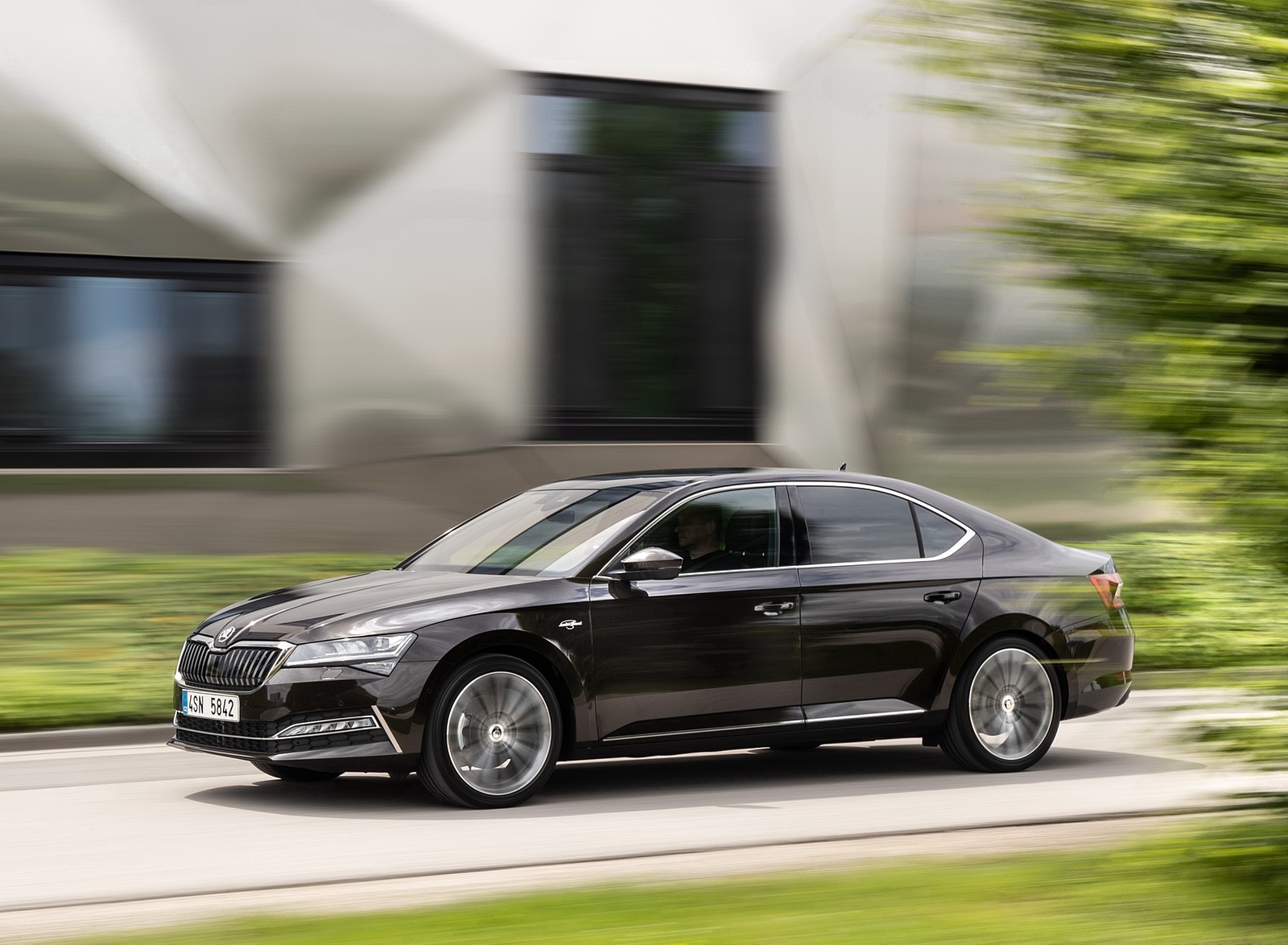 2020 Skoda Superb Laurin & Klement Front Three-Quarter Wallpapers (5)