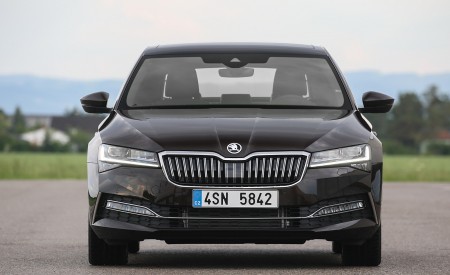 2020 Skoda Superb Laurin & Klement Front Wallpapers 450x275 (20)