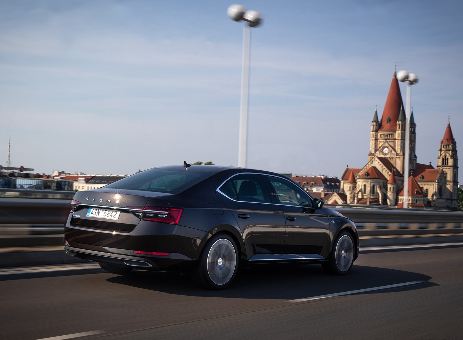 2020 Skoda Superb Laurin & Klement Rear Three-Quarter Wallpapers (8)