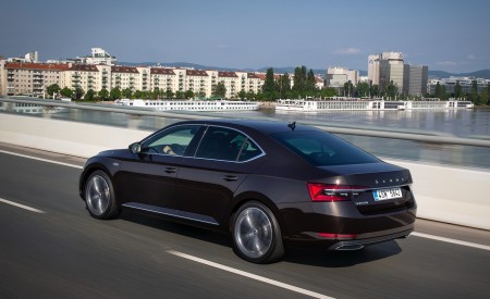 2020 Skoda Superb Laurin & Klement Rear Three-Quarter Wallpapers 450x275 (9)