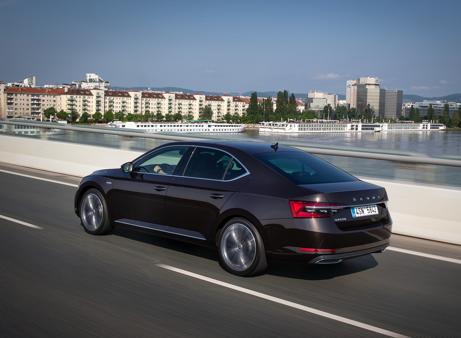 2020 Skoda Superb Laurin & Klement Rear Three-Quarter Wallpapers (9)