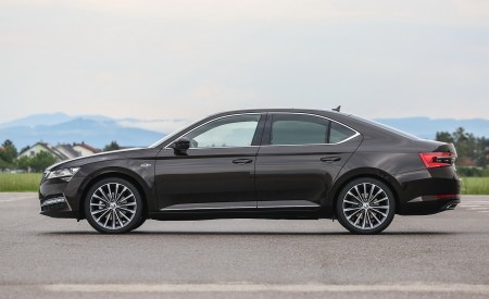 2020 Skoda Superb Laurin & Klement Side Wallpapers 450x275 (27)