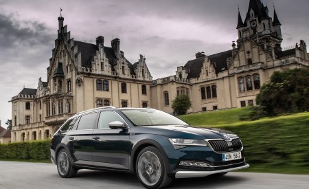 2020 Skoda Superb Scout Front Three-Quarter Wallpapers 450x275 (2)