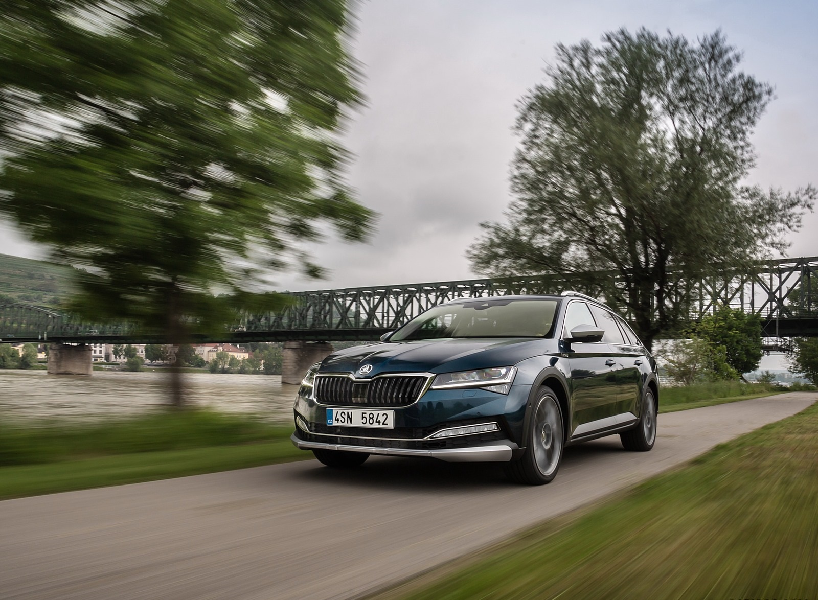 2020 Skoda Superb Scout Front Wallpapers (13)