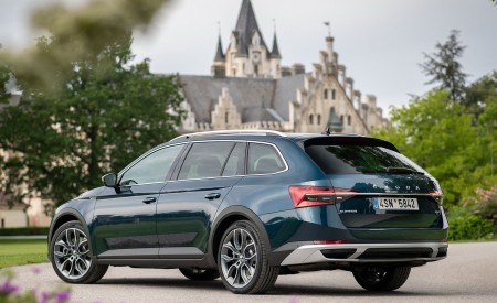 2020 Skoda Superb Scout Rear Three-Quarter Wallpapers 450x275 (23)