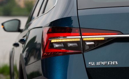 2020 Skoda Superb Scout Tail Light Wallpapers 450x275 (34)