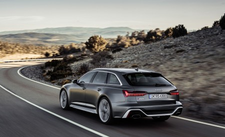 2020 Audi RS 6 Avant (Color: Daytona Gray Matt) Rear Three-Quarter Wallpapers 450x275 (83)