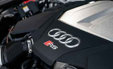 2020 Audi RS 6 Avant (Color: Nardo Gray; US-Spec) Engine Wallpapers 450x275 (28)