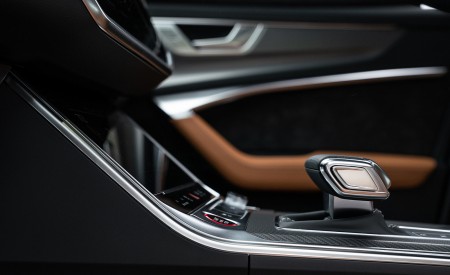 2020 Audi RS 6 Avant (Color: Nardo Gray; US-Spec) Interior Detail Wallpapers 450x275 (37)