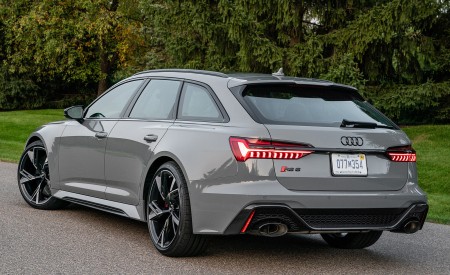 2020 Audi RS 6 Avant (Color: Nardo Gray; US-Spec) Rear Three-Quarter Wallpapers 450x275 (14)