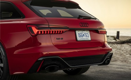 2020 Audi RS 6 Avant (Color: Tango Red) Tail Light Wallpapers 450x275 (59)