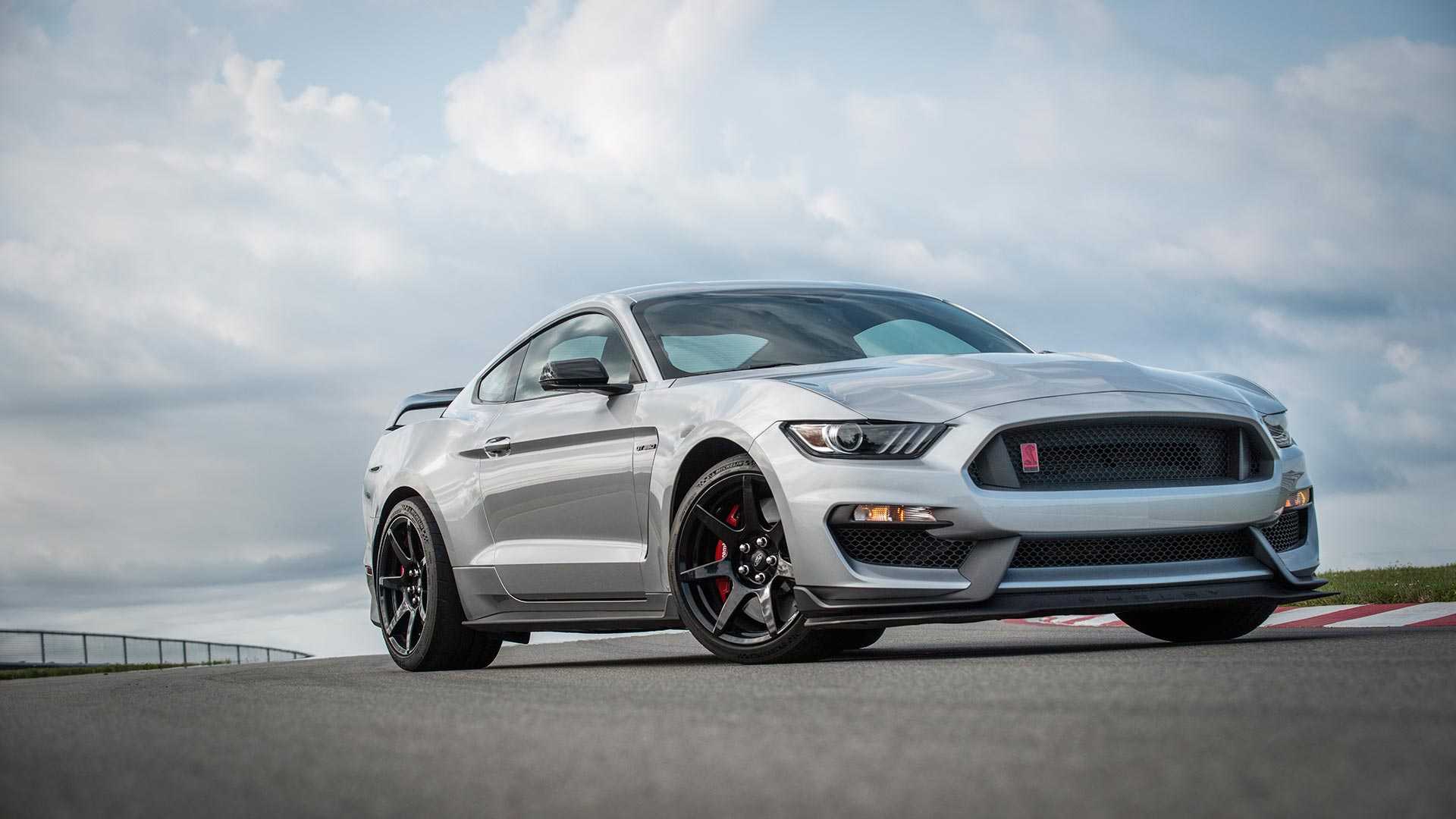 2020 Ford Mustang Shelby GT350R Front Three-Quarter Wallpapers #5 of 8