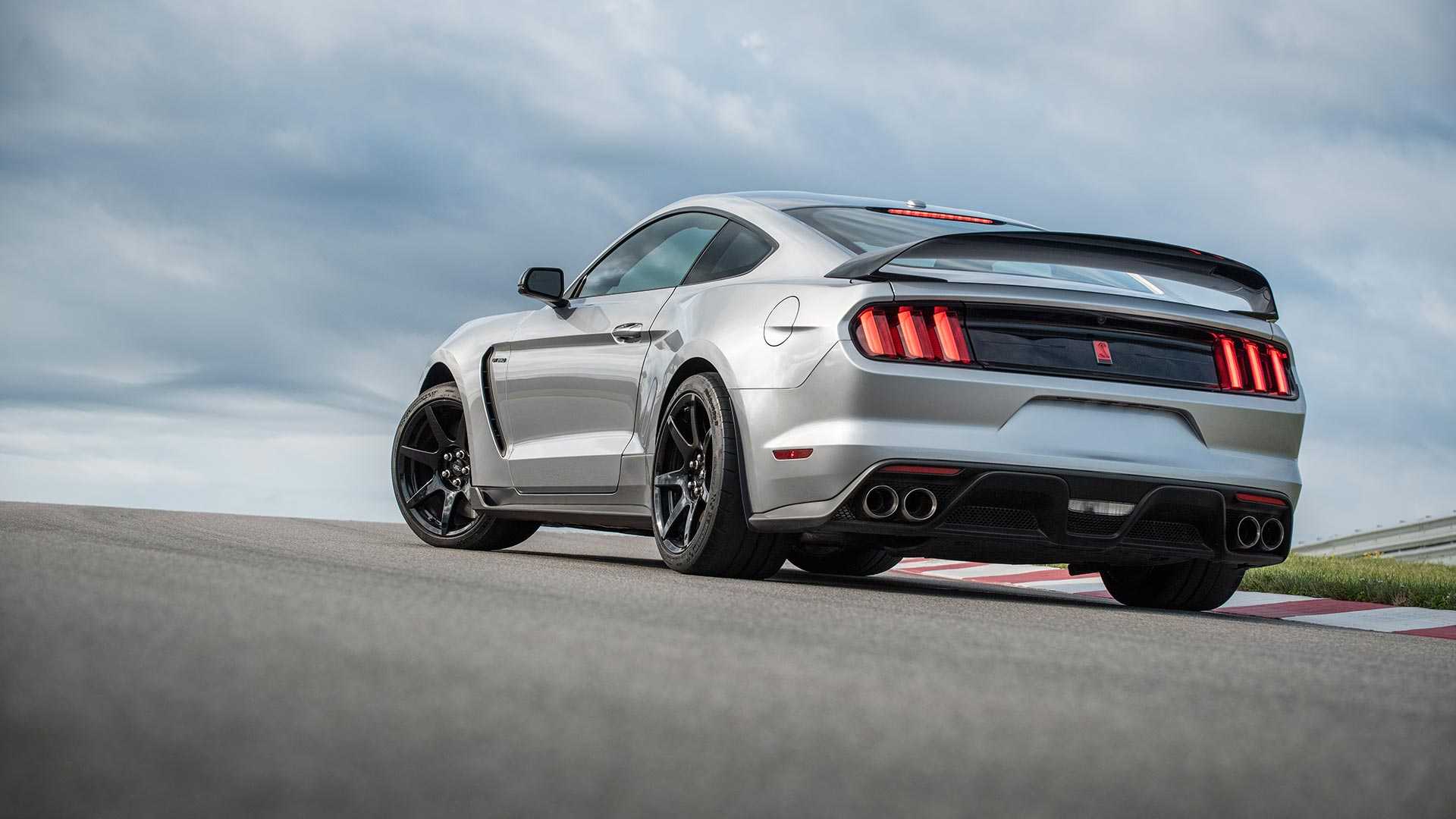 2020 Ford Mustang Shelby GT350R Rear Three-Quarter Wallpapers #6 of 8