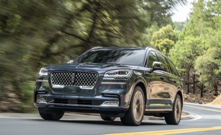 2020 Lincoln Aviator Grand Touring Front Three-Quarter Wallpapers 450x275 (13)
