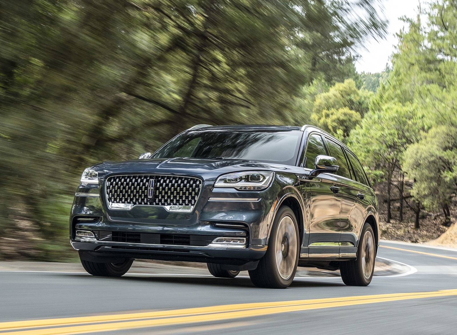 2020 Lincoln Aviator Grand Touring Front Three-Quarter Wallpapers (13)