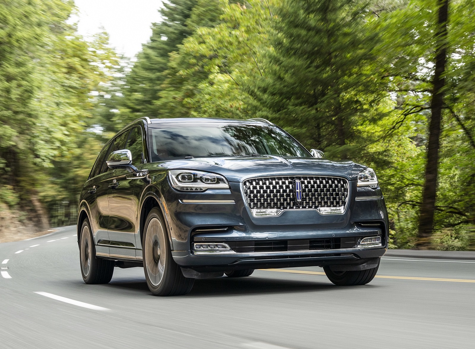 2020 Lincoln Aviator Grand Touring Front Three-Quarter Wallpapers (15)