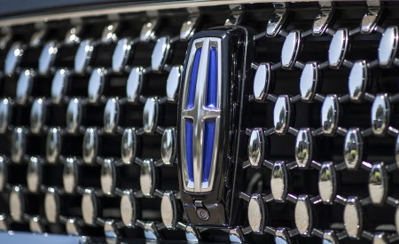 2020 Lincoln Aviator Grand Touring Grille Wallpapers 450x275 (48)