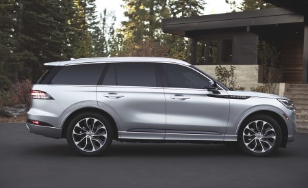 2020 Lincoln Aviator Side Wallpapers 450x275 (69)