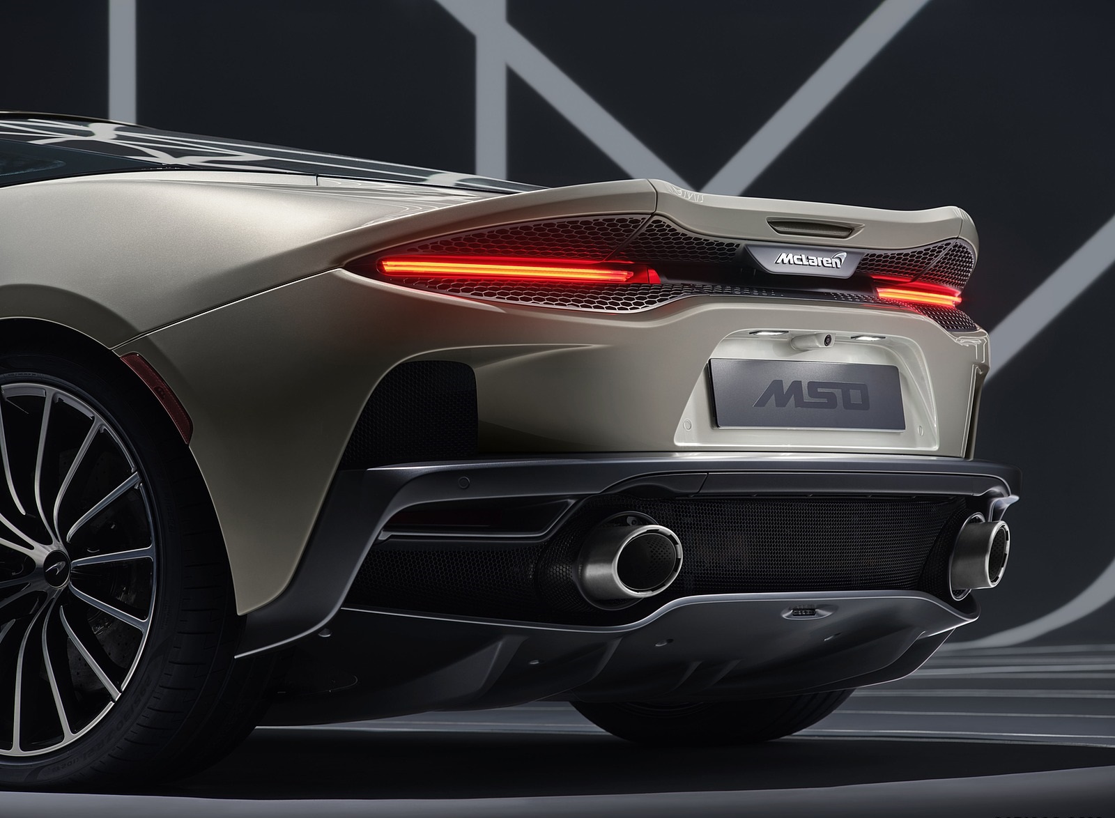 2020 McLaren GT by MSO Tail Light Wallpapers (5)