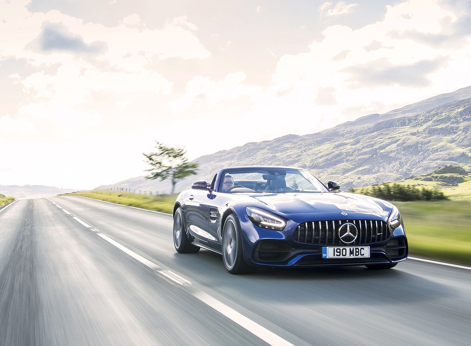 2020 Mercedes-AMG GT S Roadster (UK-Spec) Front Three-Quarter Wallpapers (3)