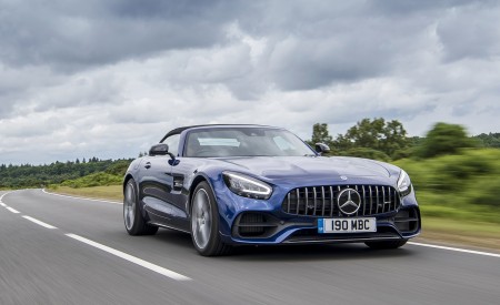 2020 Mercedes-AMG GT S Roadster (UK-Spec) Front Three-Quarter Wallpapers 450x275 (15)