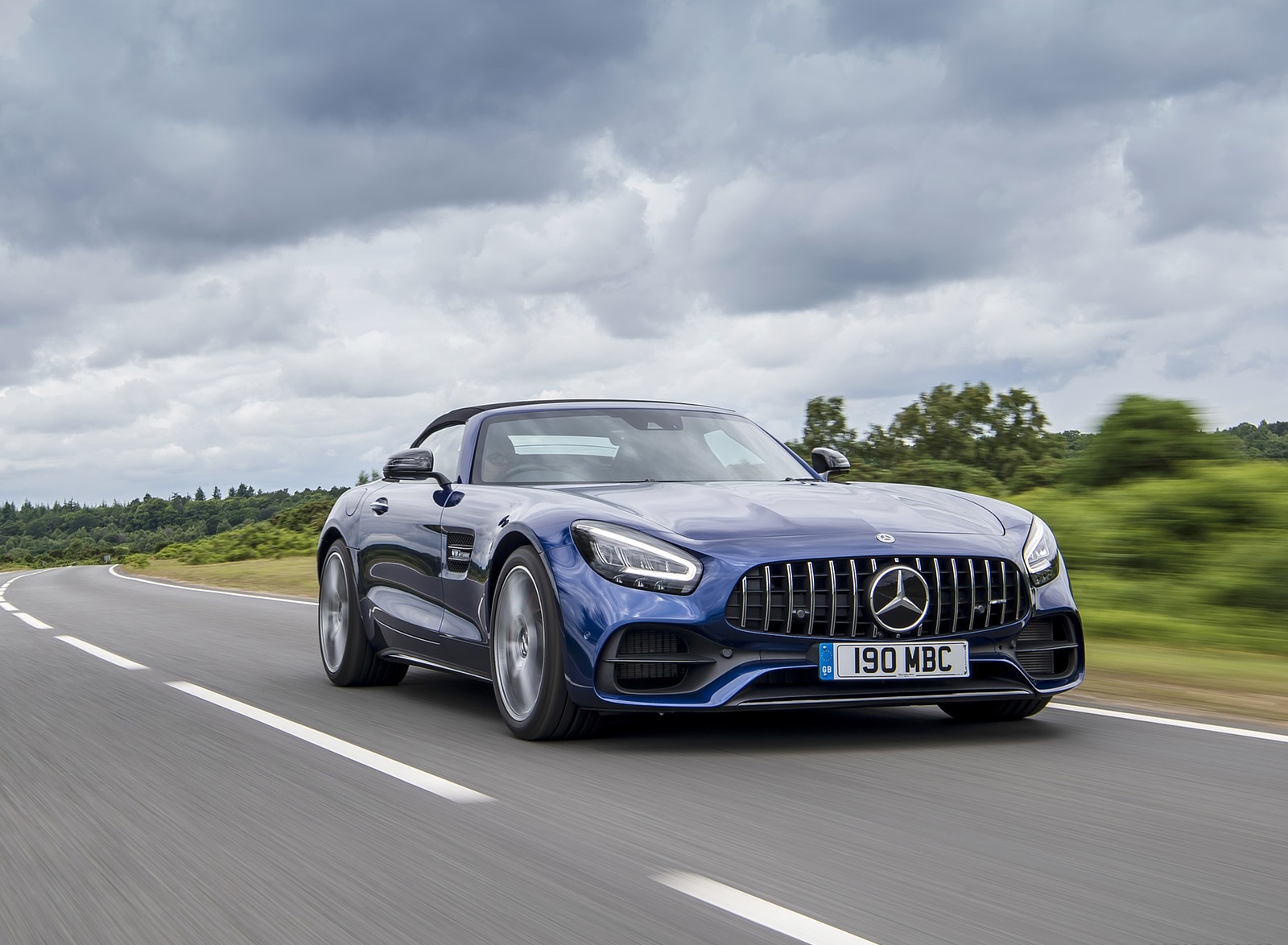 2020 Mercedes-AMG GT S Roadster (UK-Spec) Front Three-Quarter Wallpapers (15)