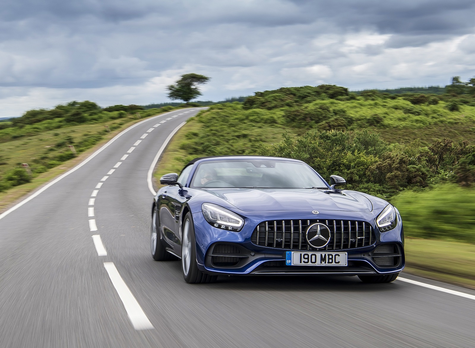 2020 Mercedes-AMG GT S Roadster (UK-Spec) Front Three-Quarter Wallpapers (5)