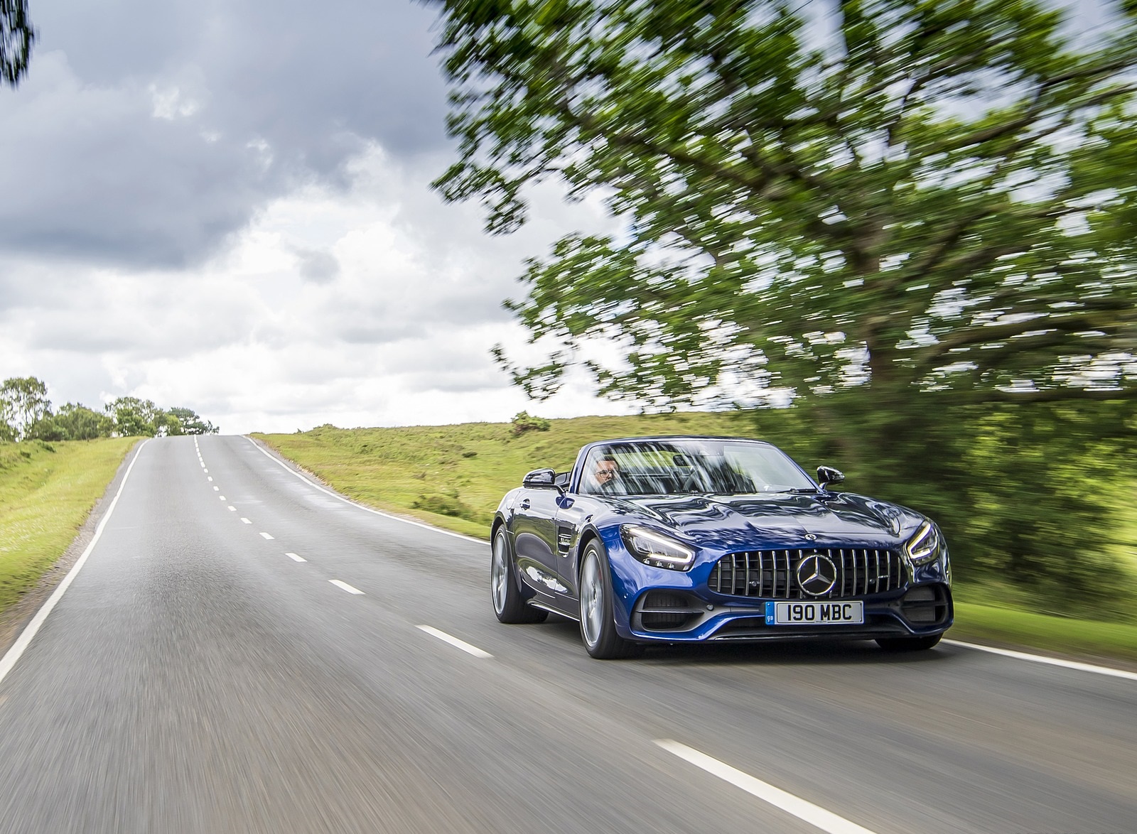 2020 Mercedes-AMG GT S Roadster (UK-Spec) Front Three-Quarter Wallpapers (7)