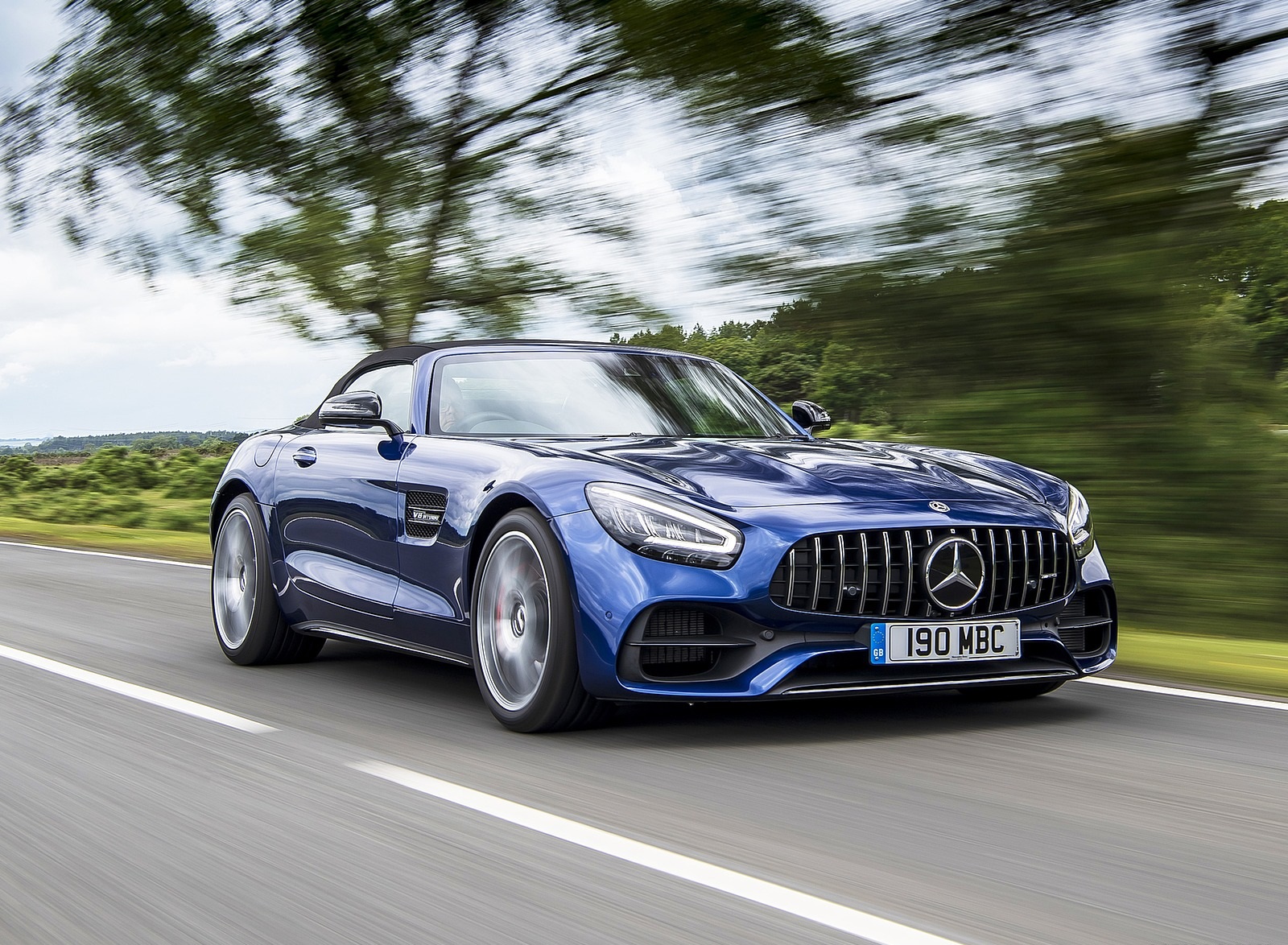 2020 Mercedes-AMG GT S Roadster (UK-Spec) Front Three-Quarter Wallpapers (8)