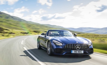 2020 Mercedes-AMG GT S Roadster (UK-Spec) Front Three-Quarter Wallpapers 450x275 (9)